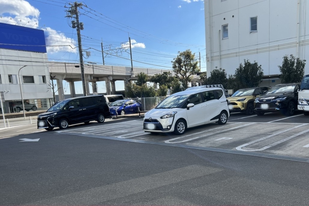 塩浜店駐車場