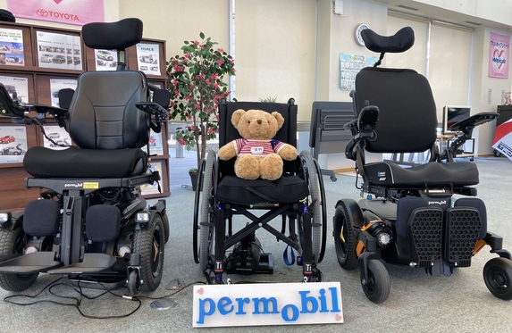 電動車椅子 合成皮革 黒 台湾エクセレンス Taiwan Excellence - JP