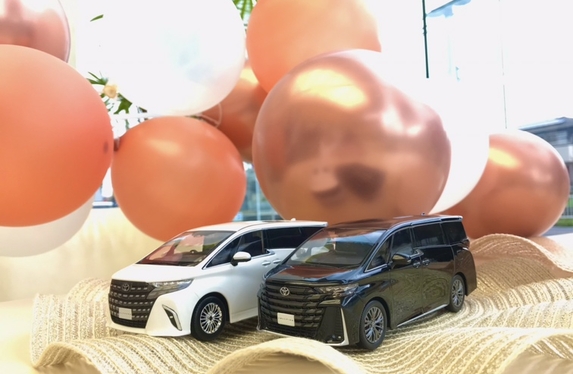 ミニカーで新型ヴェルファイア登場したのでチェックしてみる
