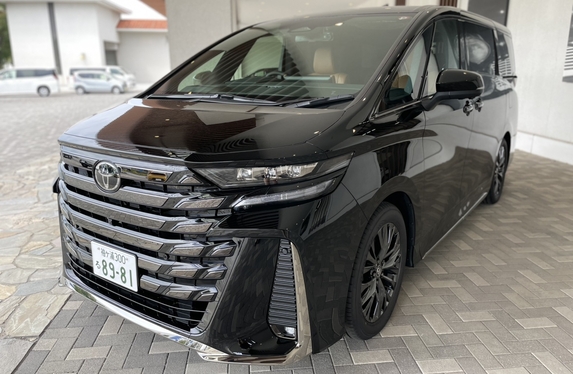新型ヴェルファイア試乗車