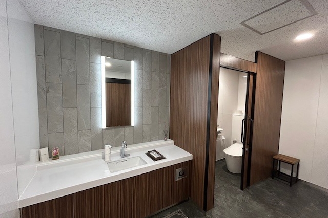 トイレ中
