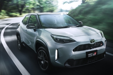【モデル入り素材】GR SPORT（ハイブリッド・2WD）